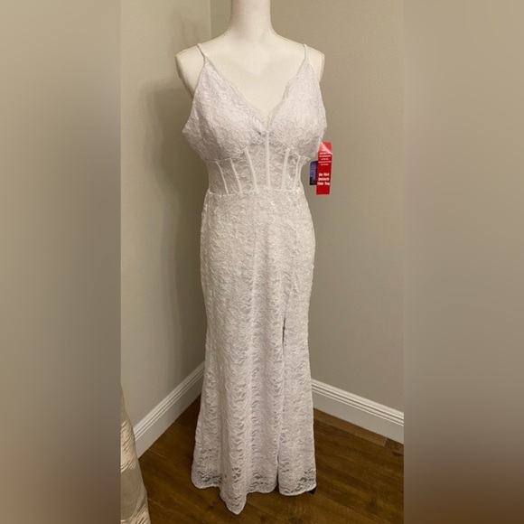 Plus Dress - Picture 2 of 10